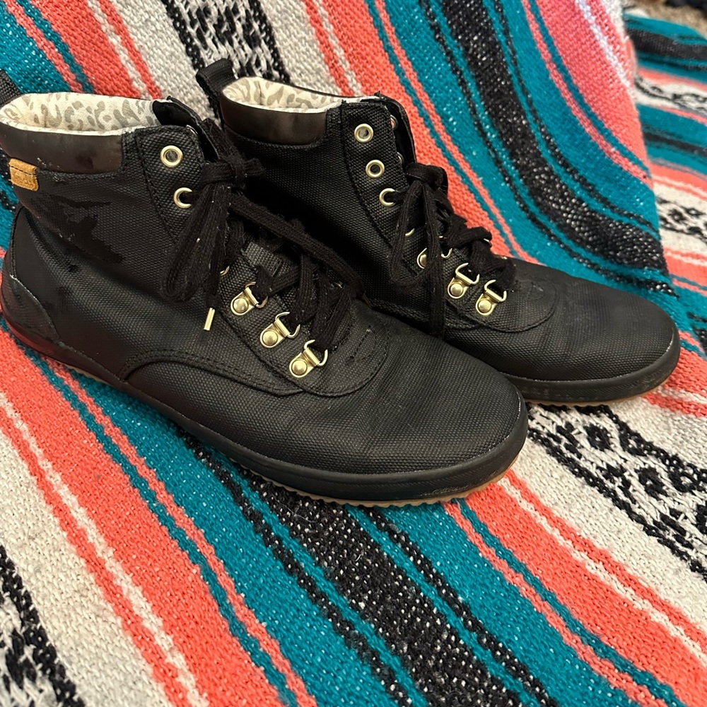 Ked’s waterproof boots, sz 9